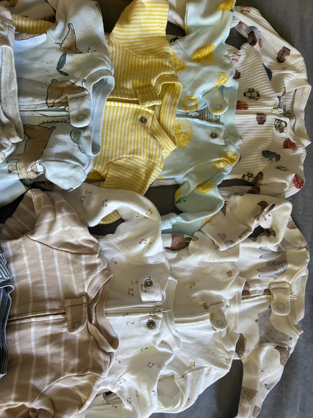 Carters newborn clothes - photo 2