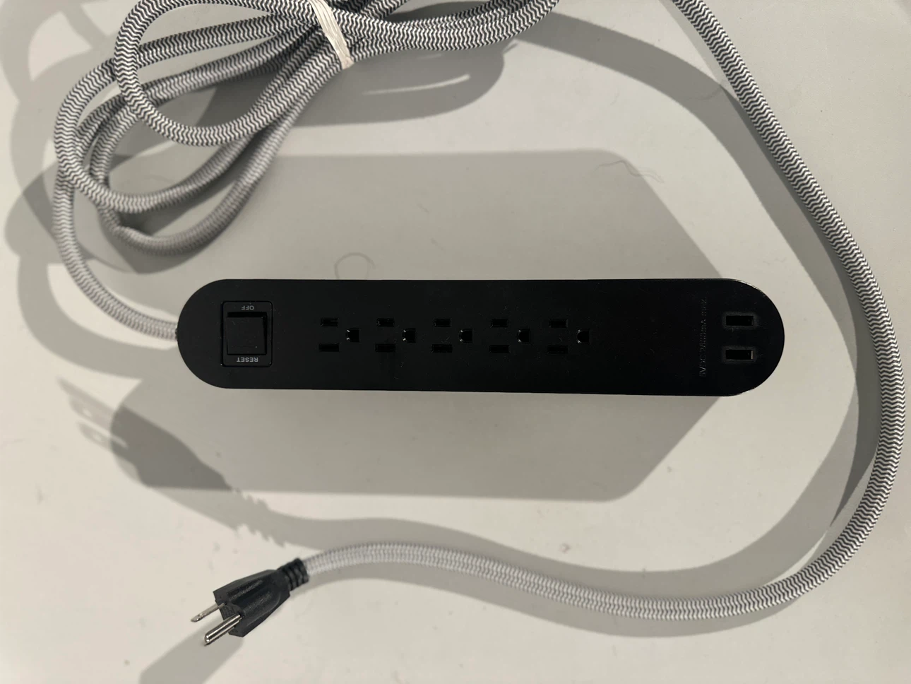 KOPPLA 5 Outlet Power Strip w/ 2 USB Ports - photo 3