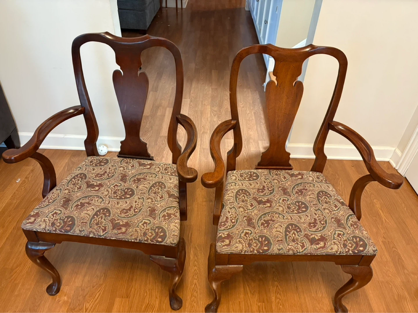 2 Captains Chairs - photo 2
