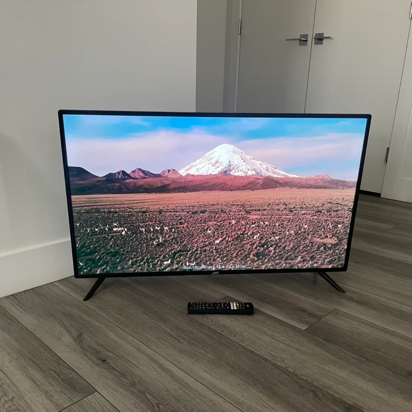 40" Smart TV - photo 3