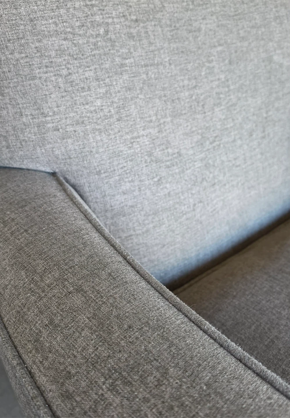 Beautiful pair of modern living room chairs - photo 2