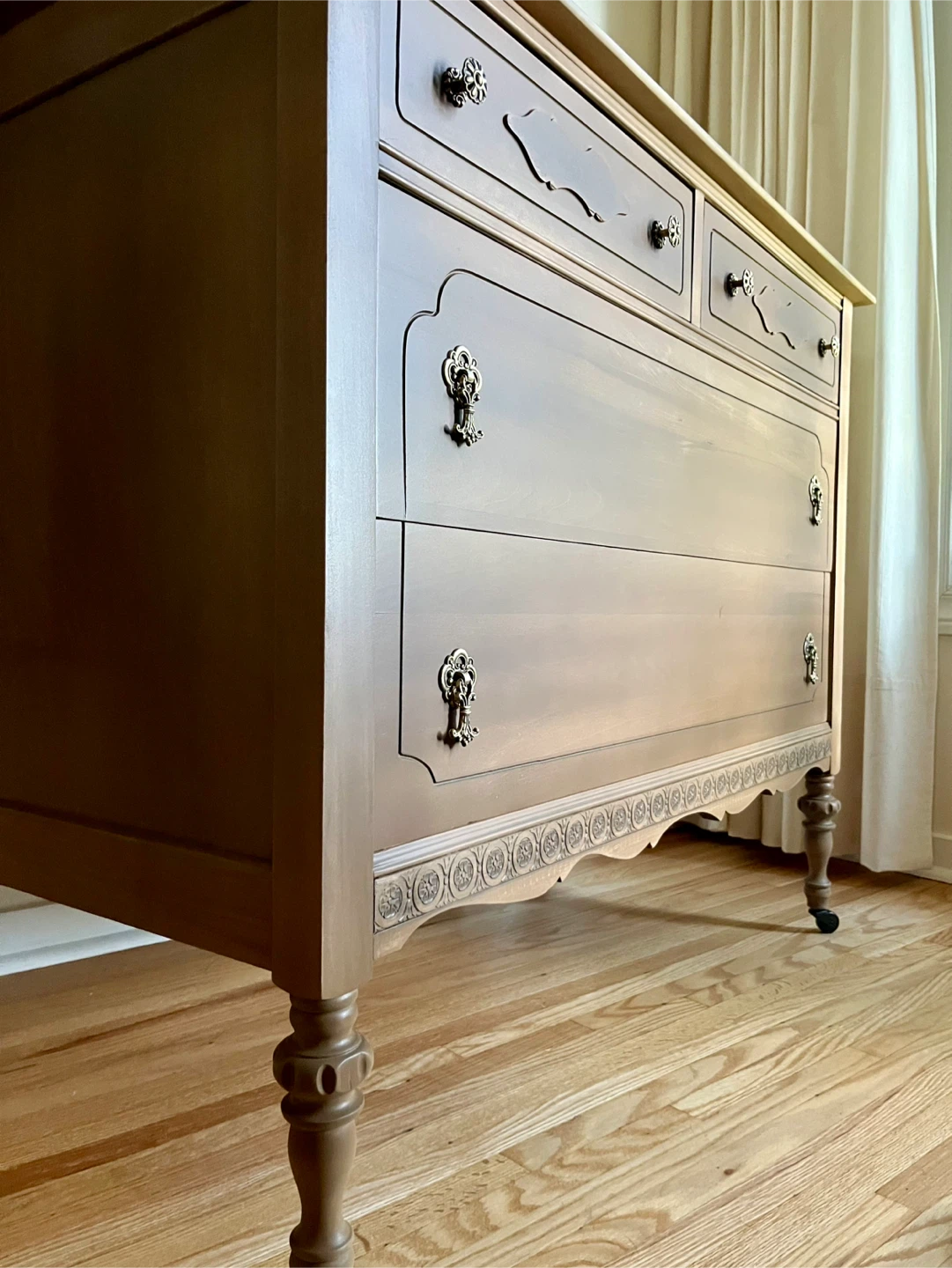 Solid Wood Antique Dresser with Ornate Detailing - photo 2