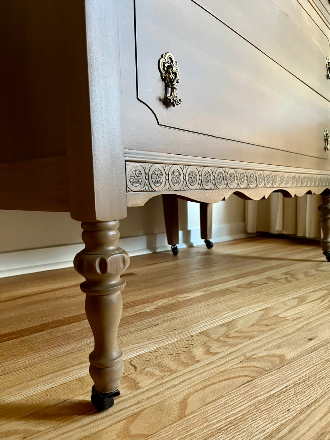 Solid Wood Antique Dresser with Ornate Detailing - photo 3