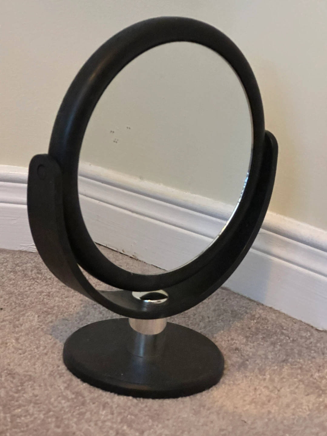 10X magnification round vanity mirror