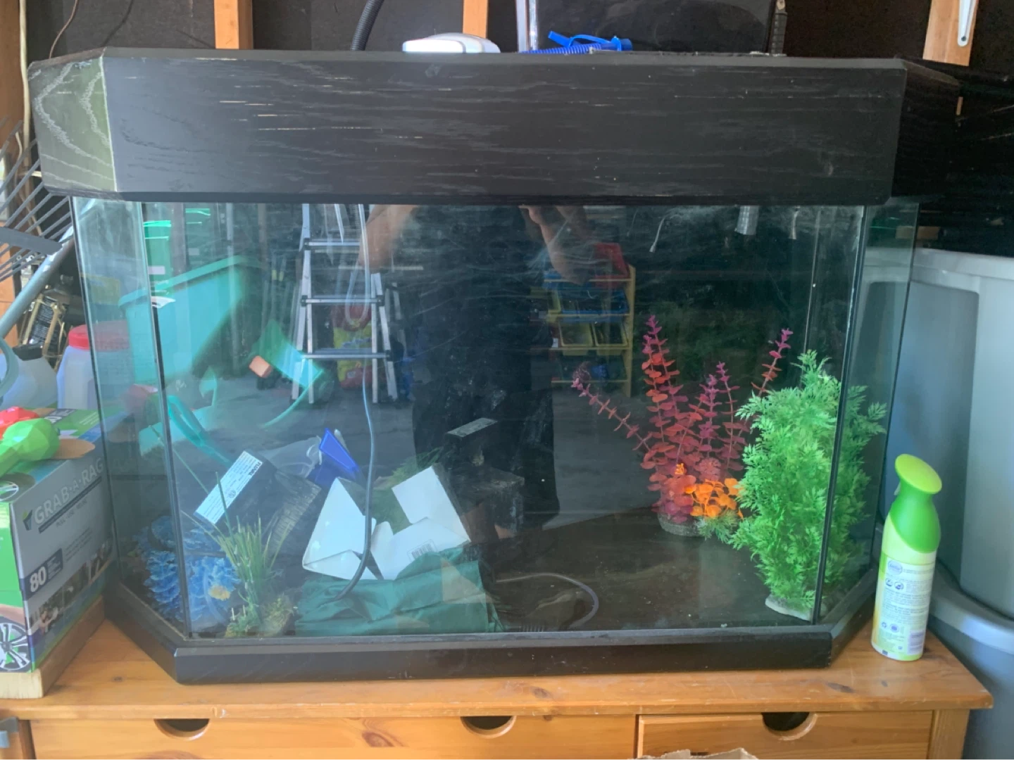 Hexagonal Aquarium with Lid and Filter
