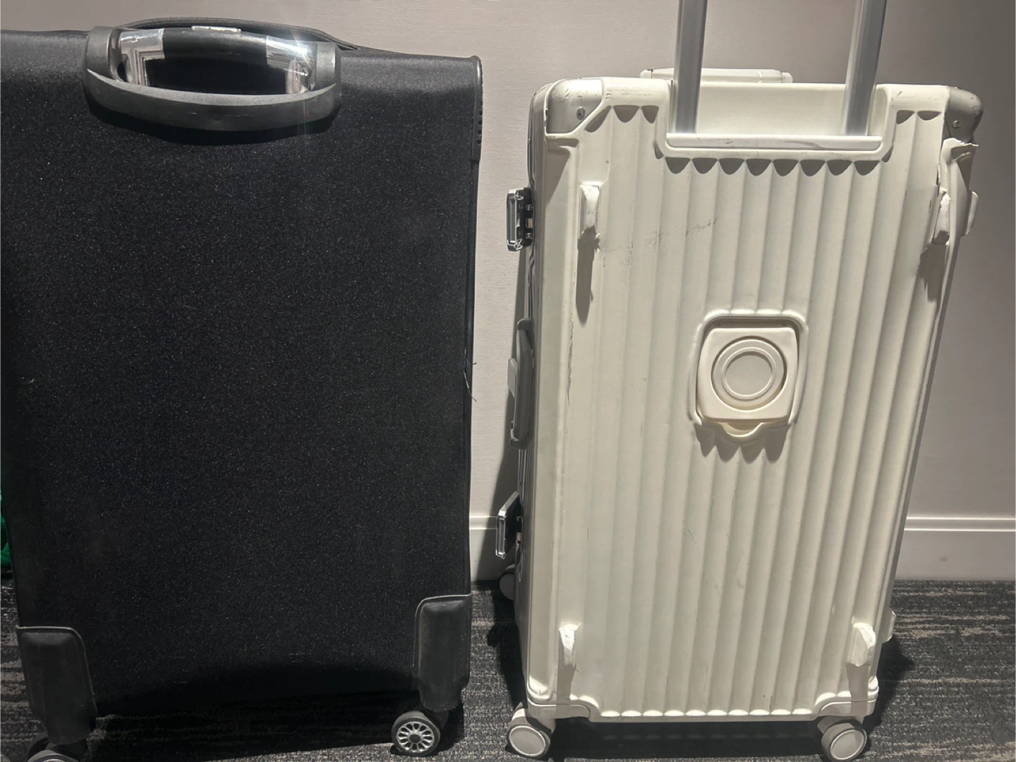 30" Large Black Softside & White Hardside Luggage Set - photo 2