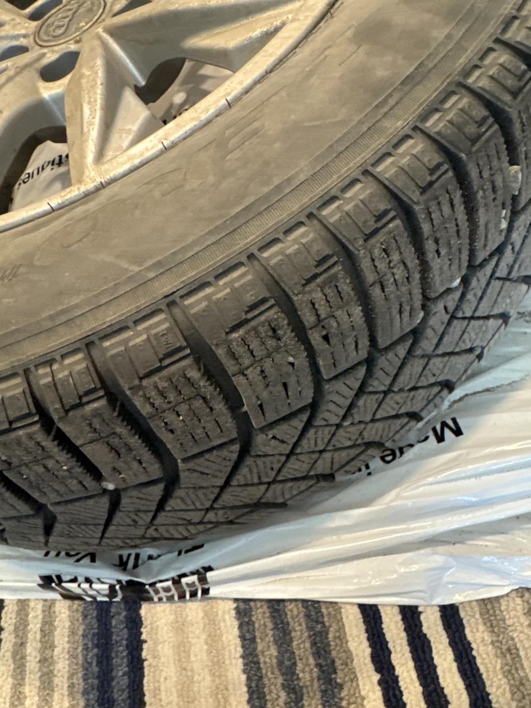 Audi Winter Tire and Rim - photo 3