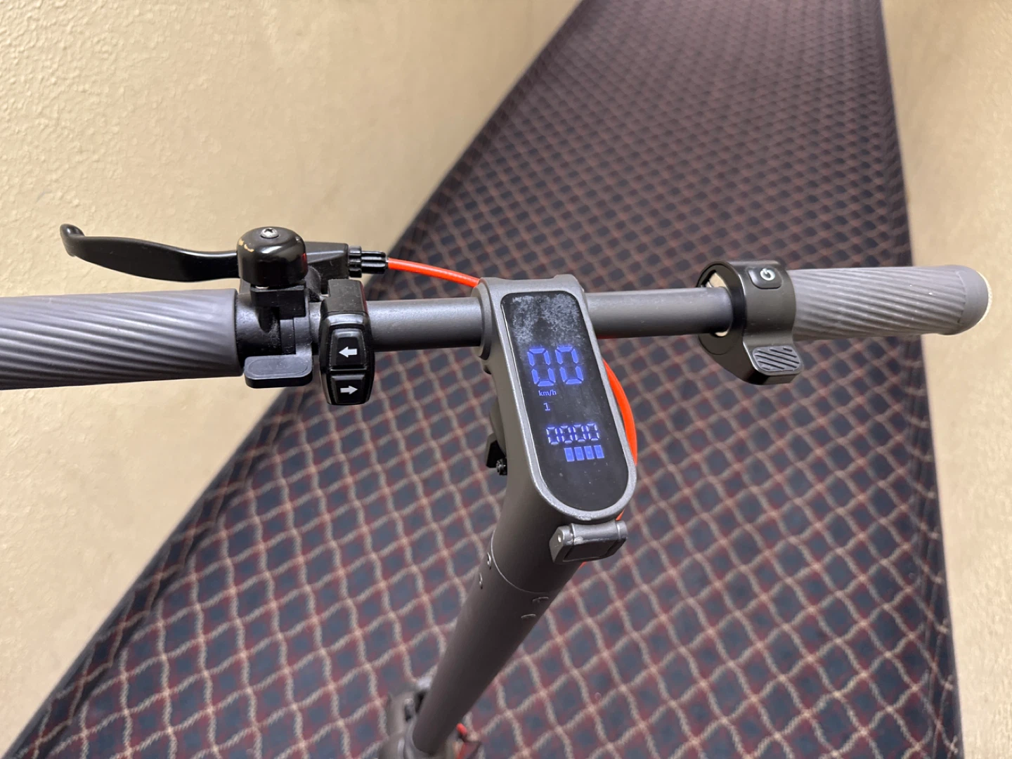 INVANTI V22 PRO Electric Scooter for Adults - photo 3