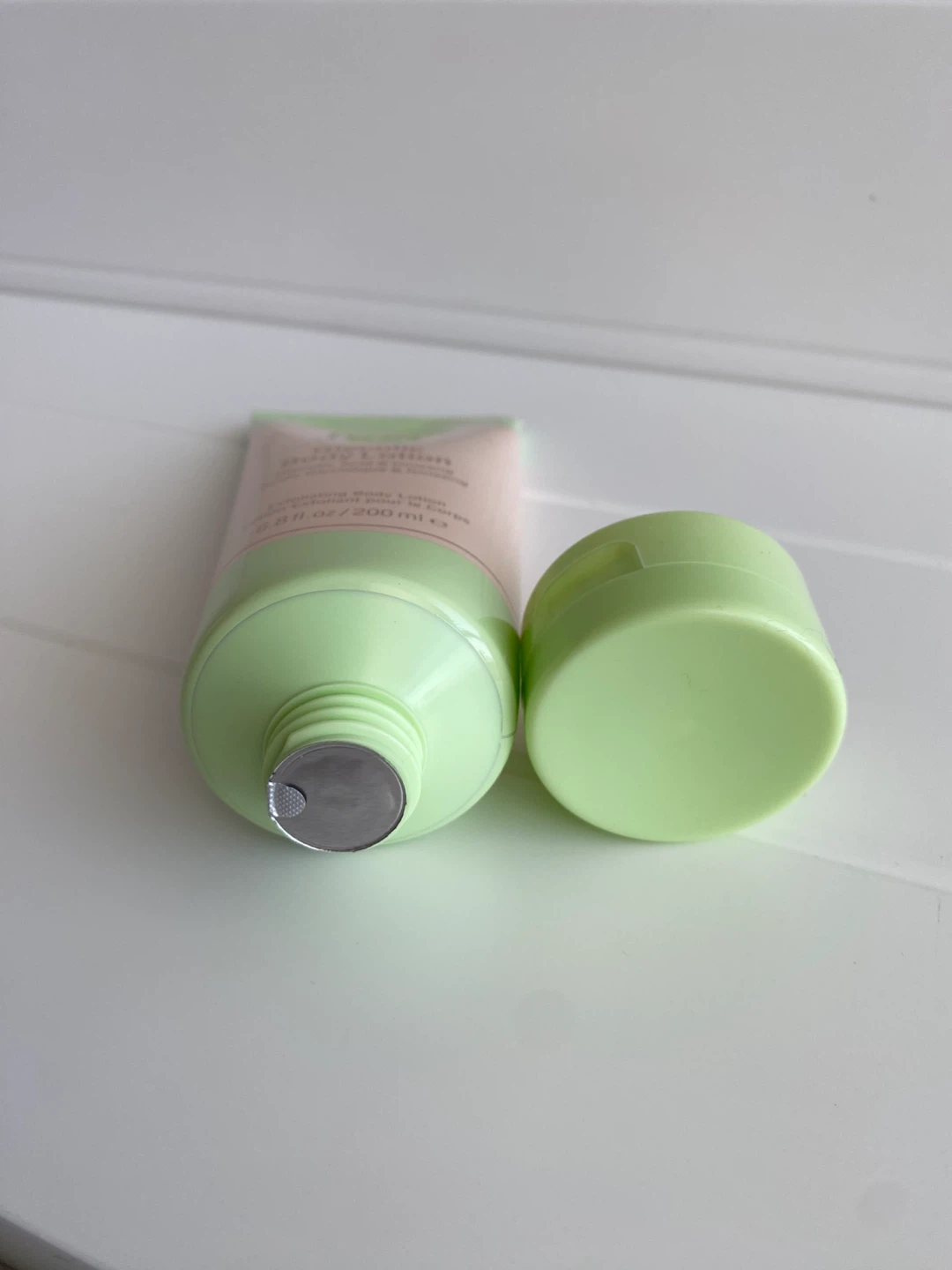 New! Pixi bodytreats Glycolic Body Peel skincare - photo 2