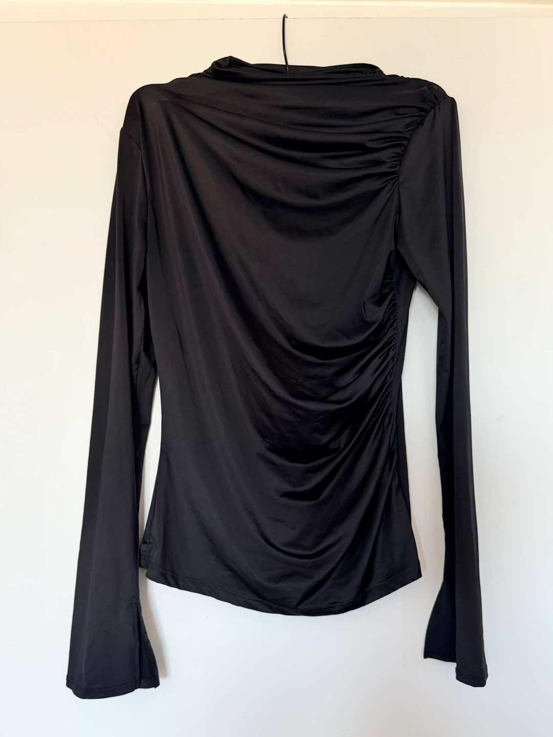 H&M Black Long Sleeve Ruched Top