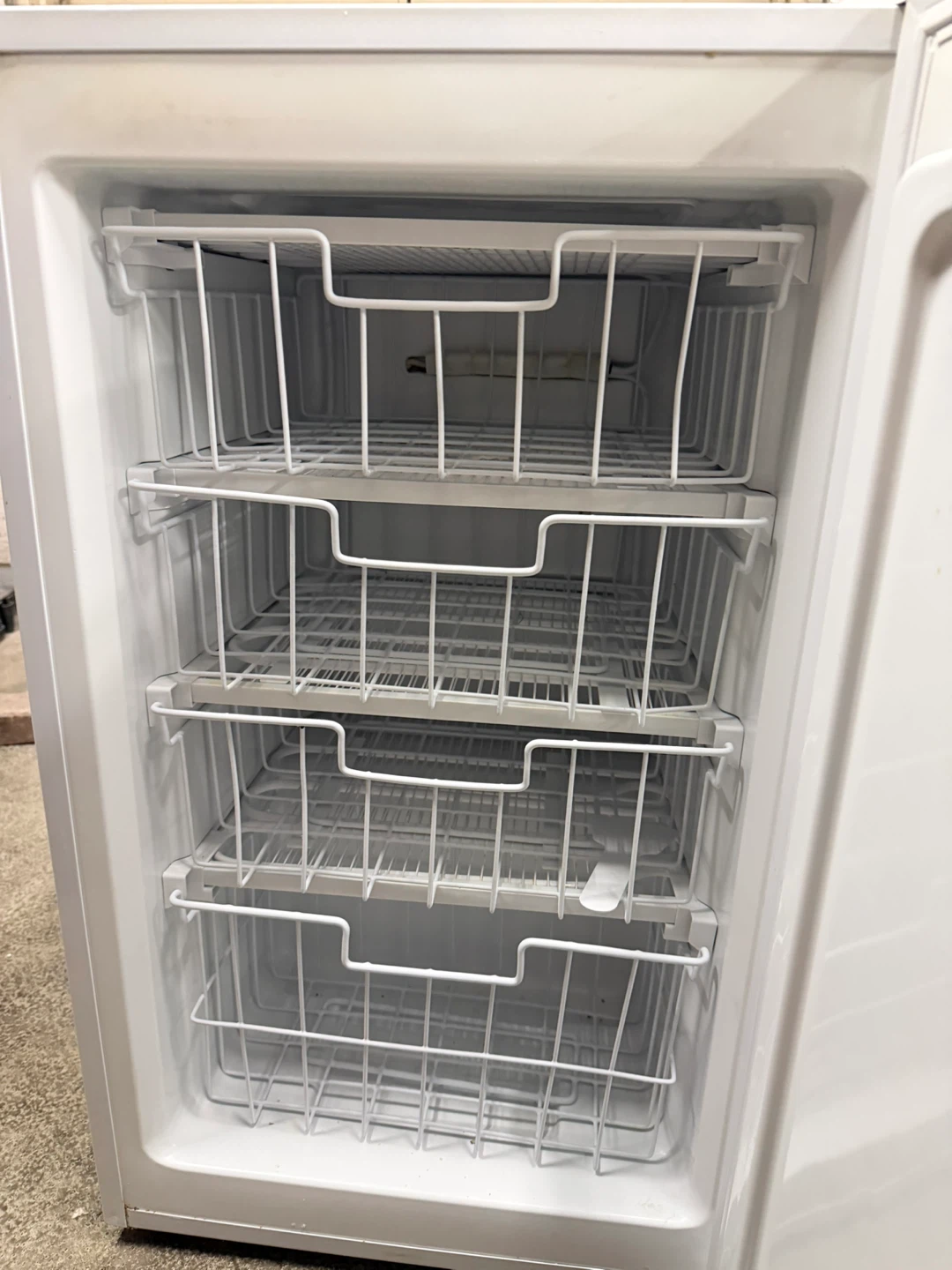 Salton White Chest Freezer - photo 2