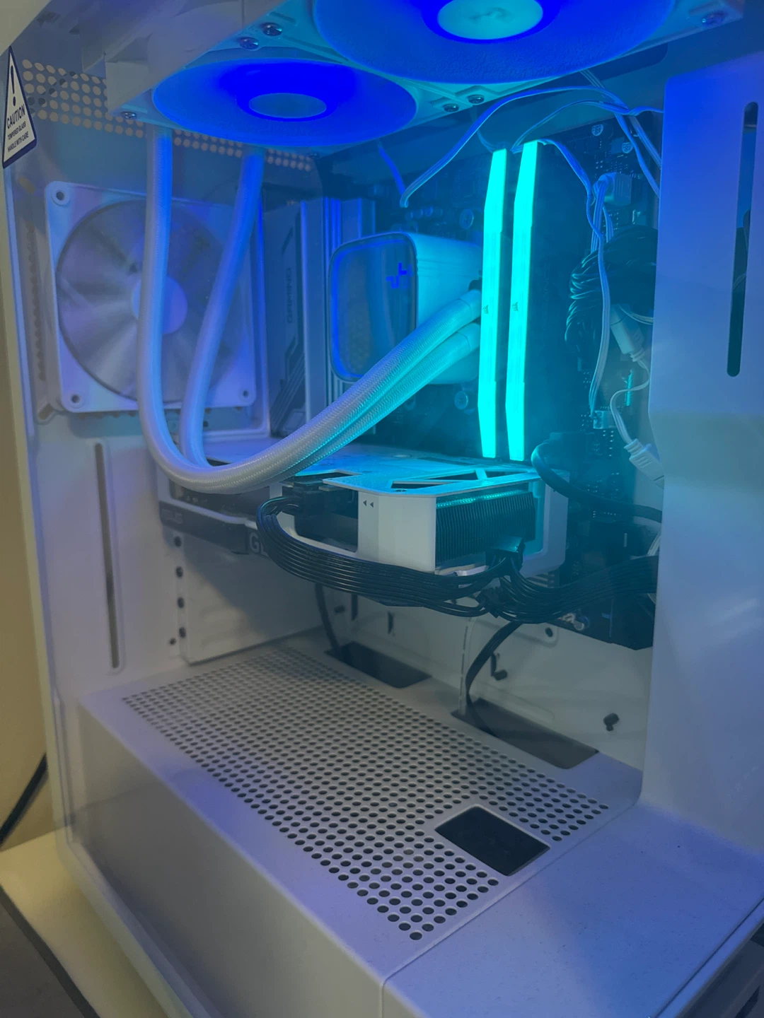 Selling a powerful pc willing to lower price. - photo 3