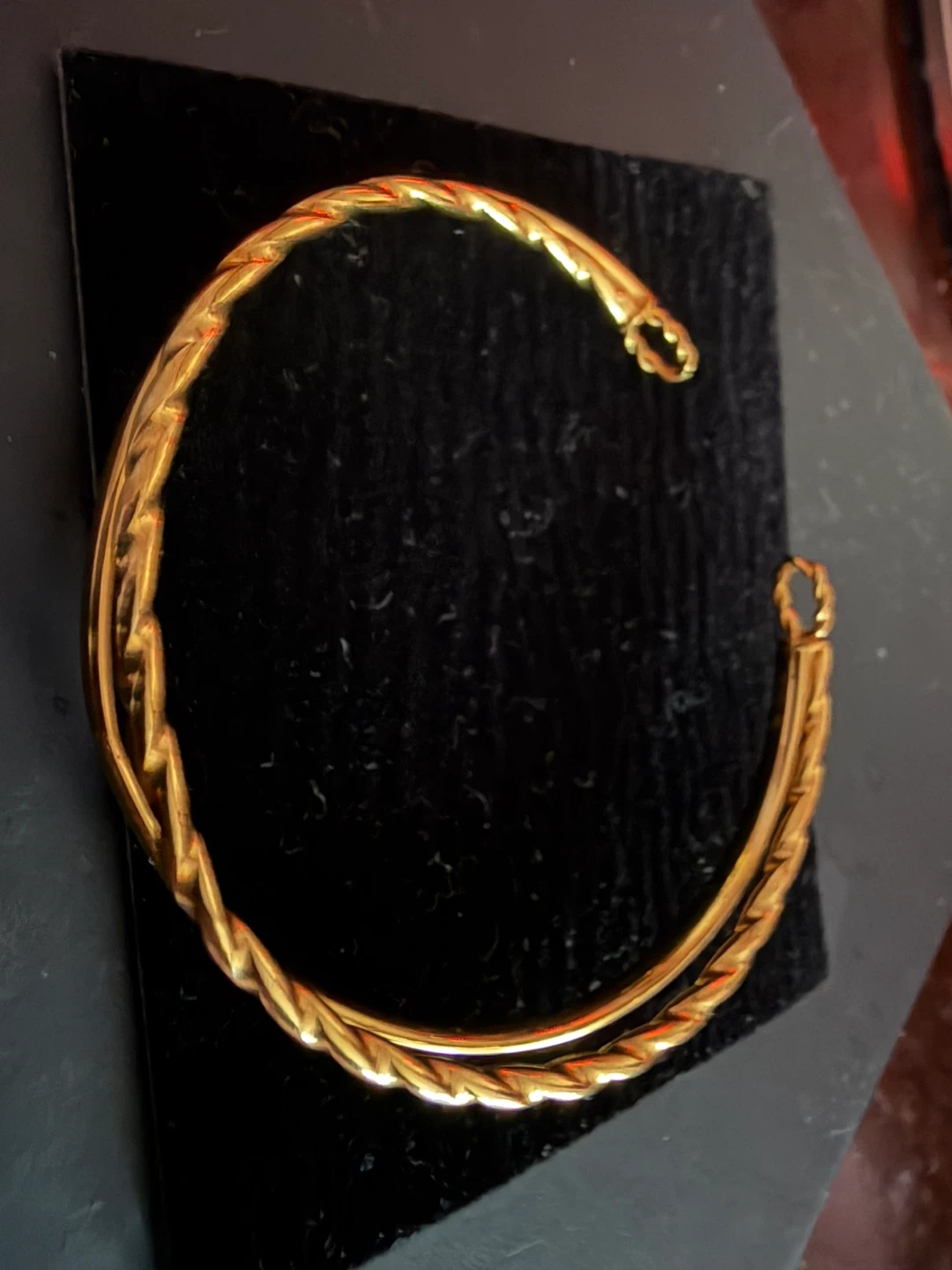 10K Gold Twisted bracelet