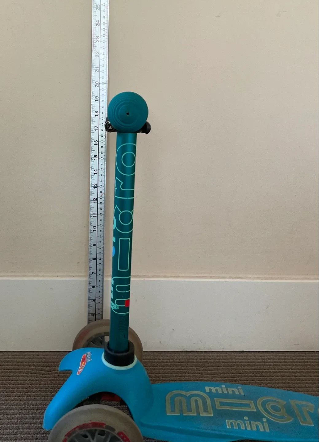 Micro Mini Deluxe Kick Scooter - photo 4
