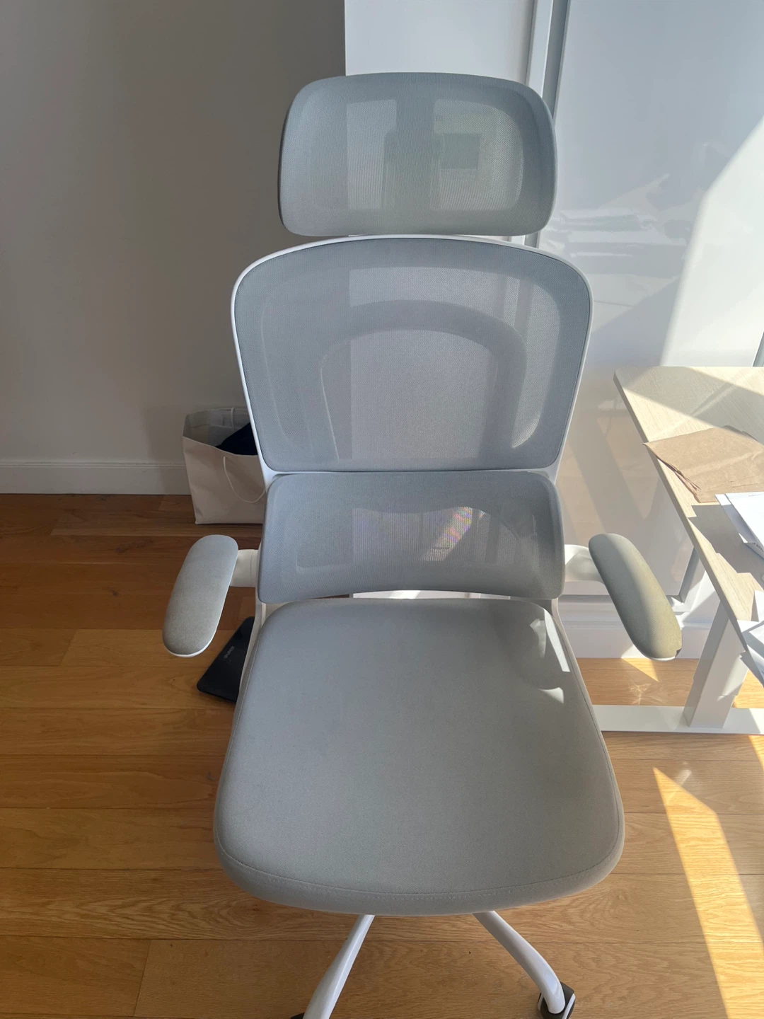 Ergonomic Mesh Office Chair with Headrest - photo 2
