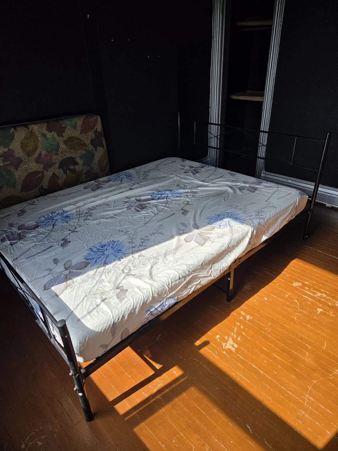 Black Metal Bed Frame with Mattress (queen size)