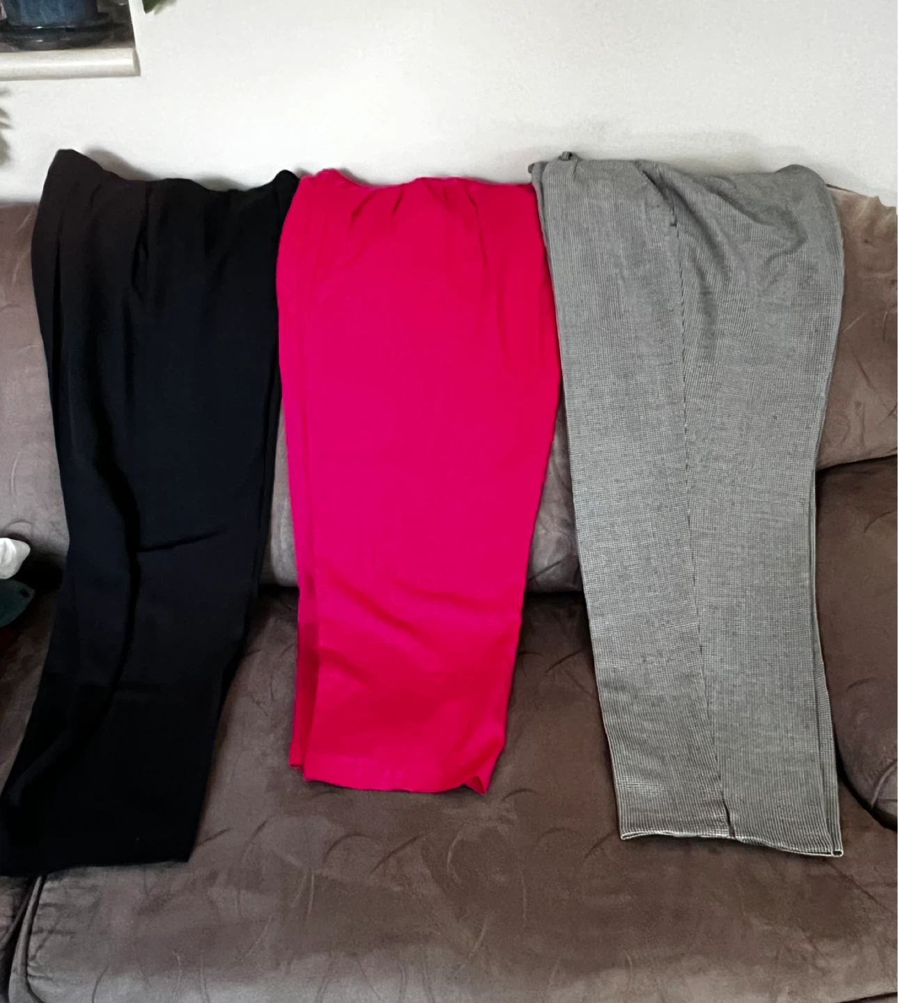 Assorted Women's Pants Bundle - photo 2