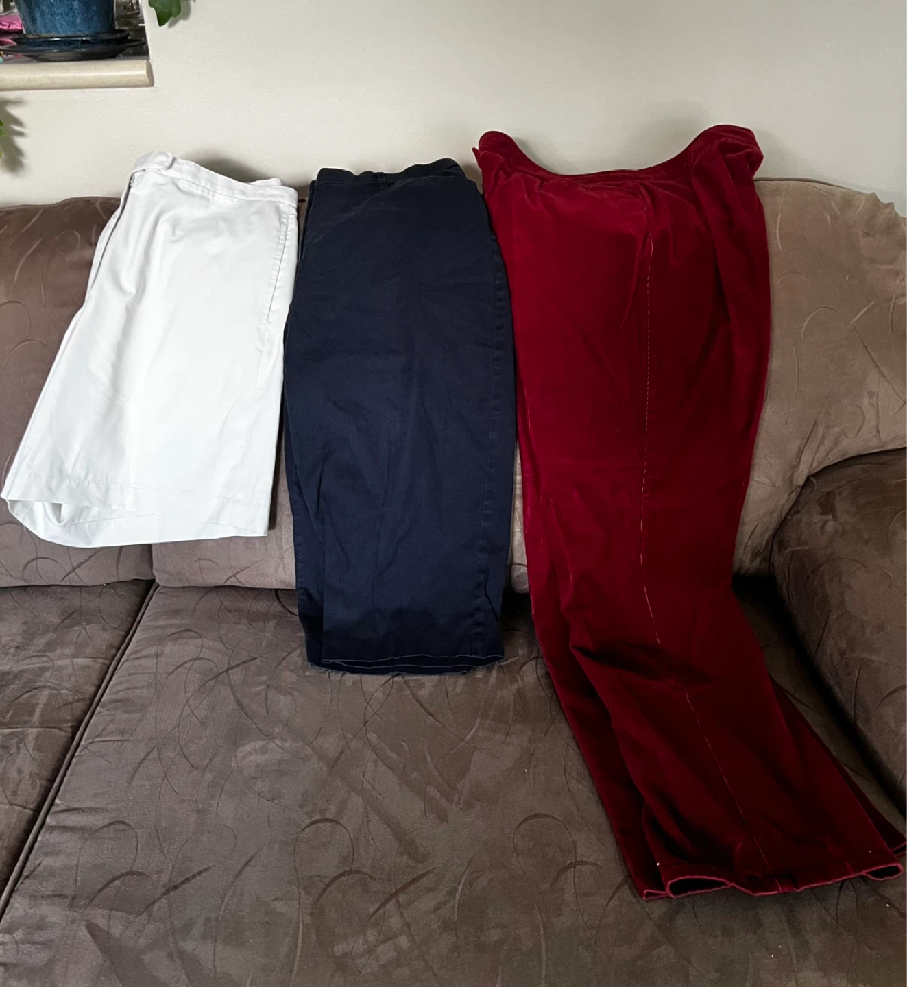 Assorted Women's Pants Bundle - photo 4