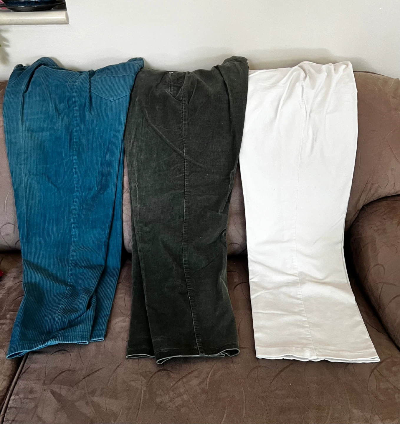 Assorted Women's Pants Bundle - photo 3