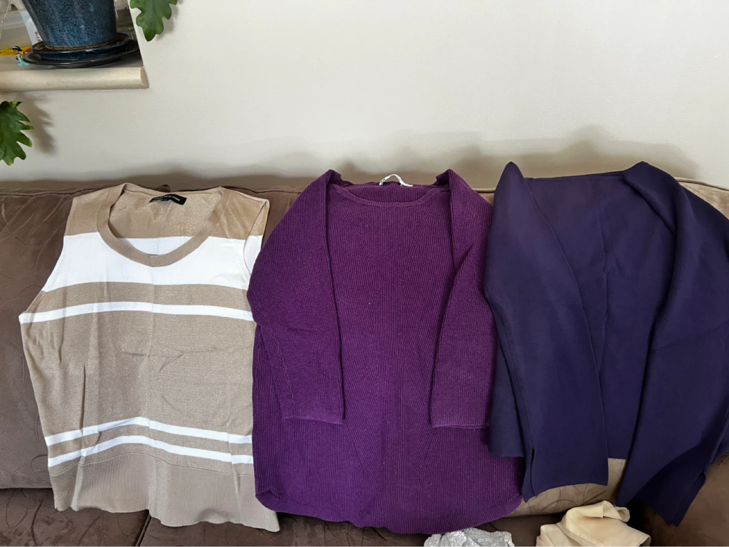 Bundle of 5 Women's Tops - photo 2