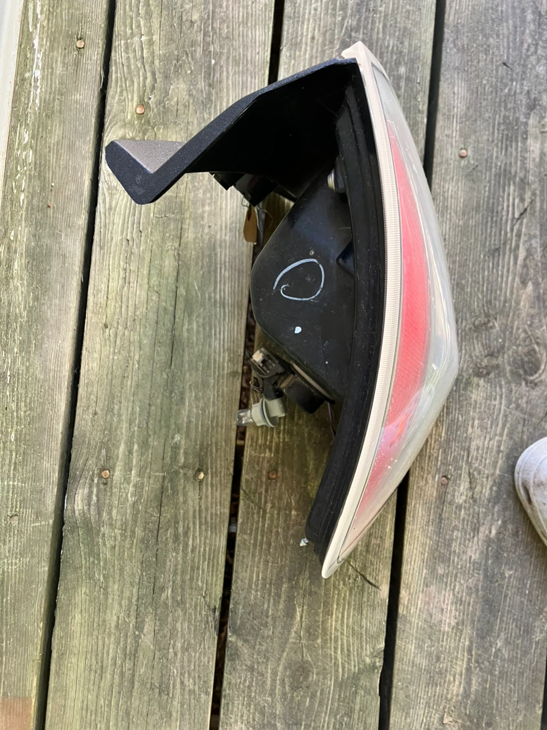 2007 Ford Edge LT Tail Light - photo 2
