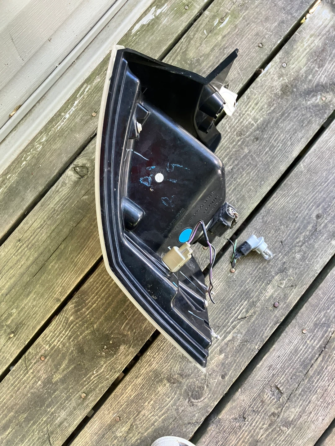 2007 Ford Edge LT Tail Light - photo 3