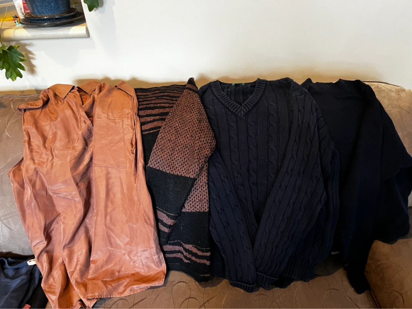 Bundle of 7 Women's Tops - photo 2