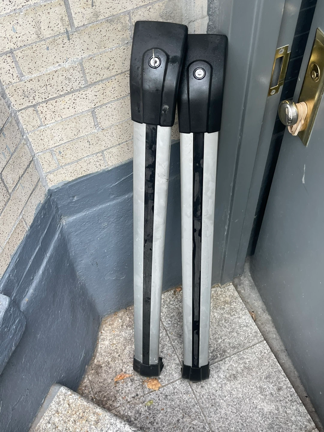 2018 Hyundai Santa Fe Locking Roof Rack Cross Bars
