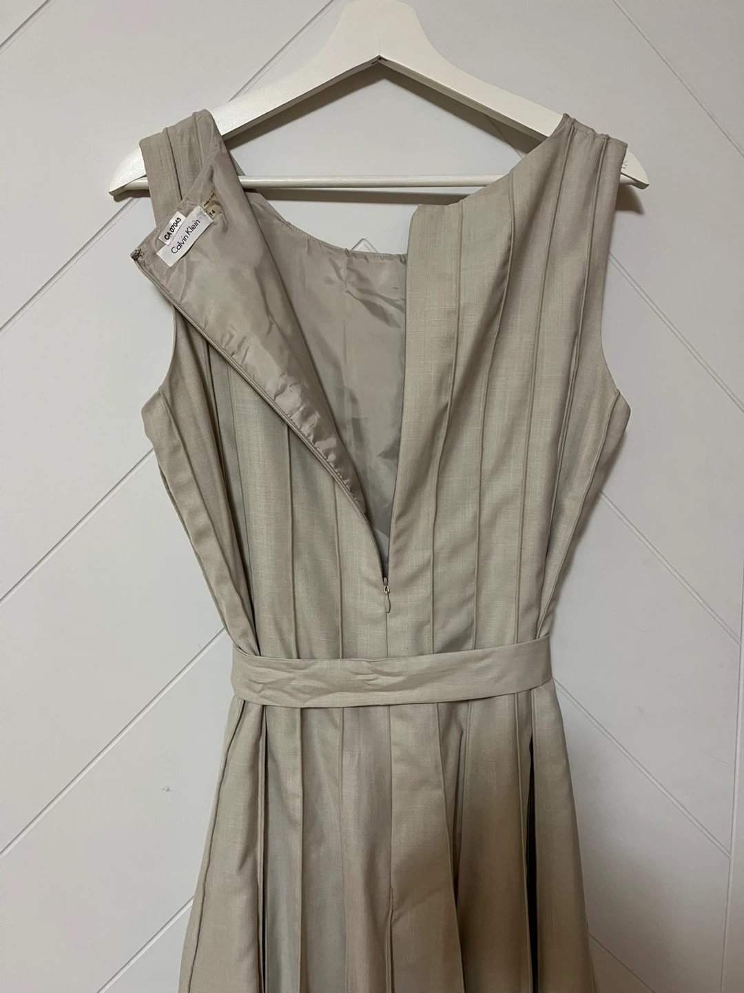 Calvin Klein Sleeveless Belted Dress Size 14 - photo 5