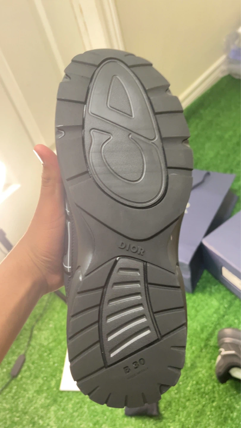 B30 Black Microfiber Mesh Runners - Brand New In Box - photo 3