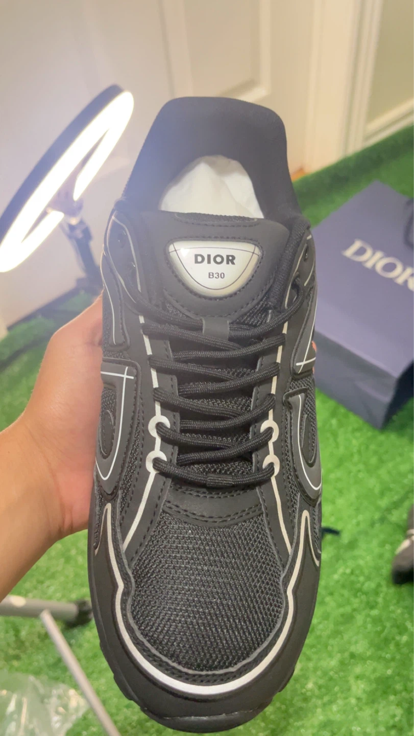 B30 Black Microfiber Mesh Runners - Brand New In Box - photo 5