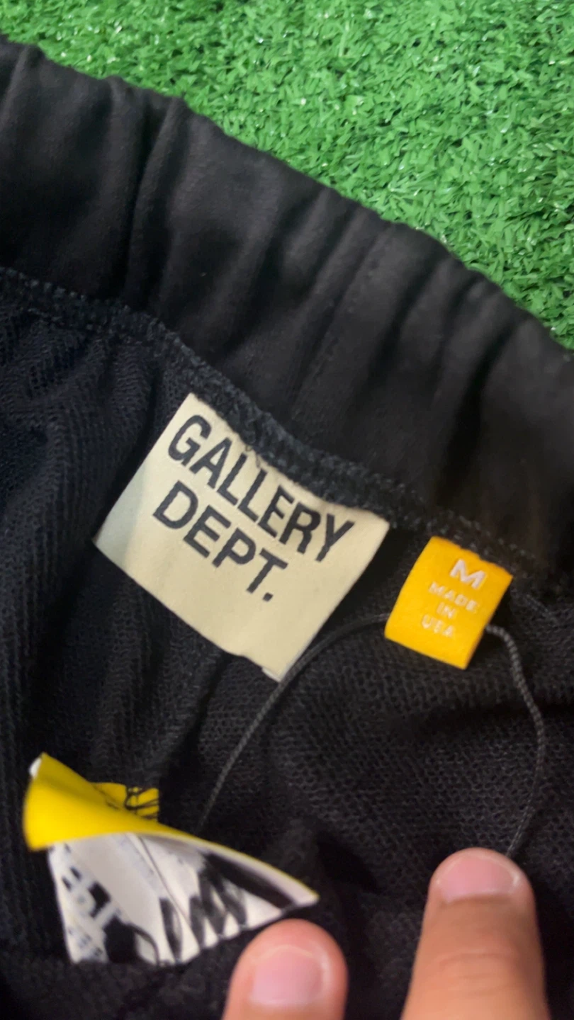 GD Artistic Flare Sweatpants Black - New With Tags Description: - photo 4