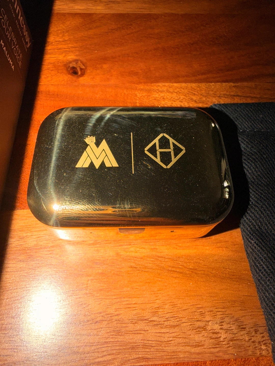 Master & Dynamic Hennessy Maluma Limited Ed. Wireless Earbuds - photo 2