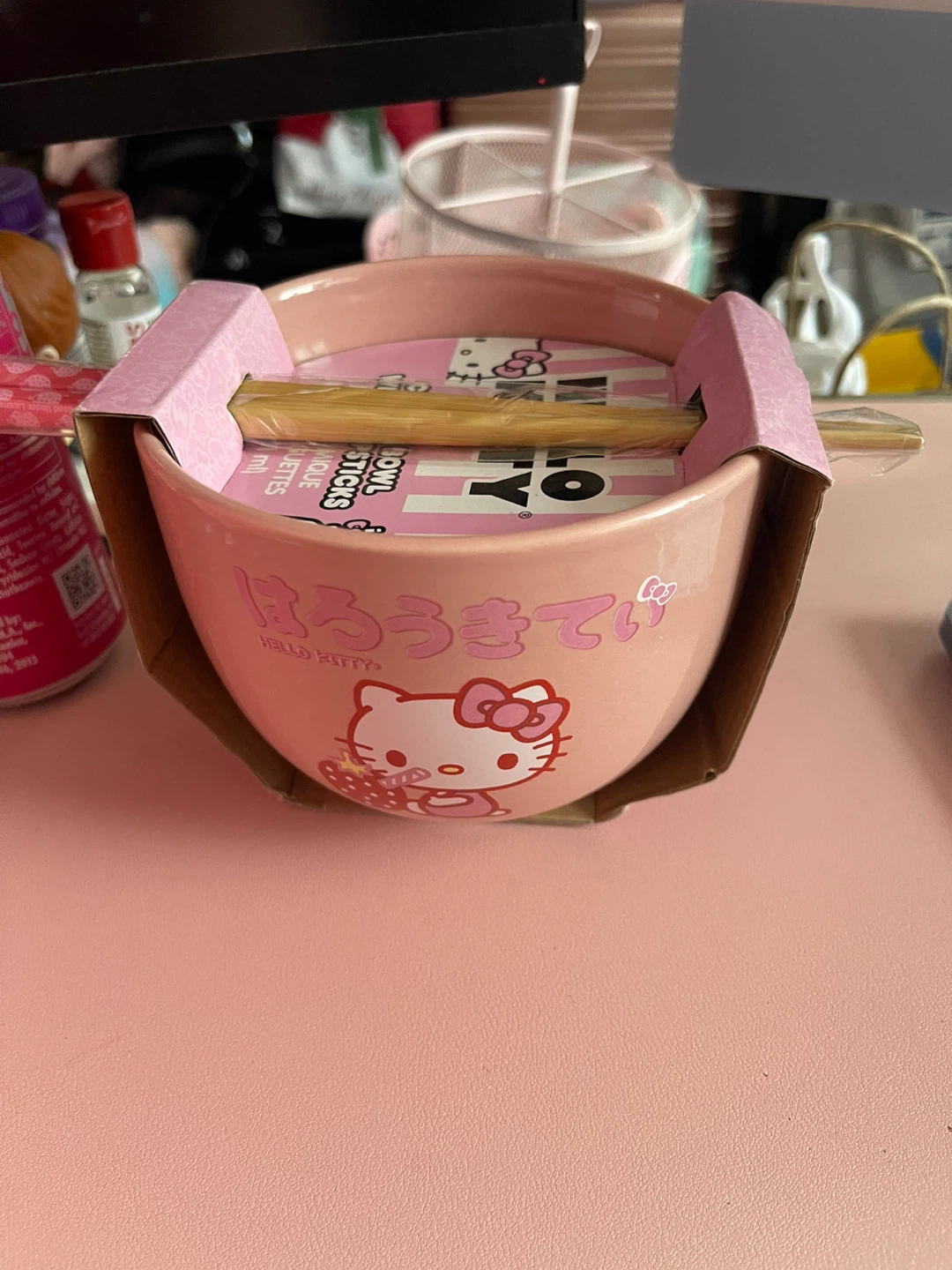Hello Kitty Ramen Bowl and Chopsticks Set
