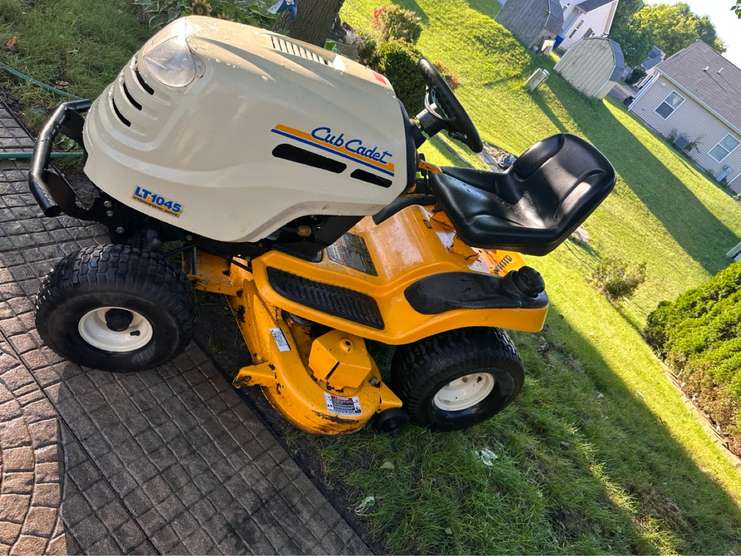 Cub cadet mower tractor. - photo 3
