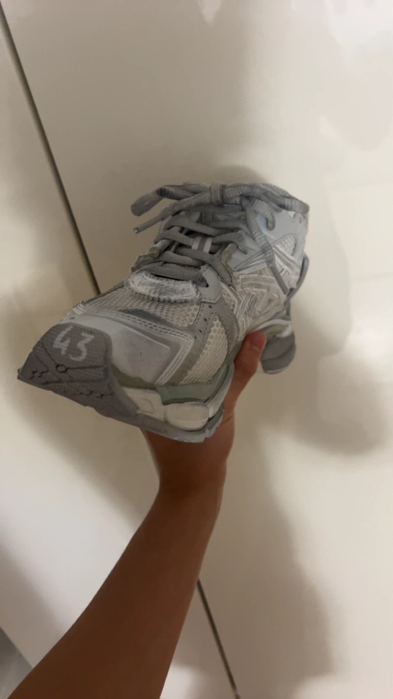 Balenciaga Grey Runner Sneakers Size 43 - photo 3