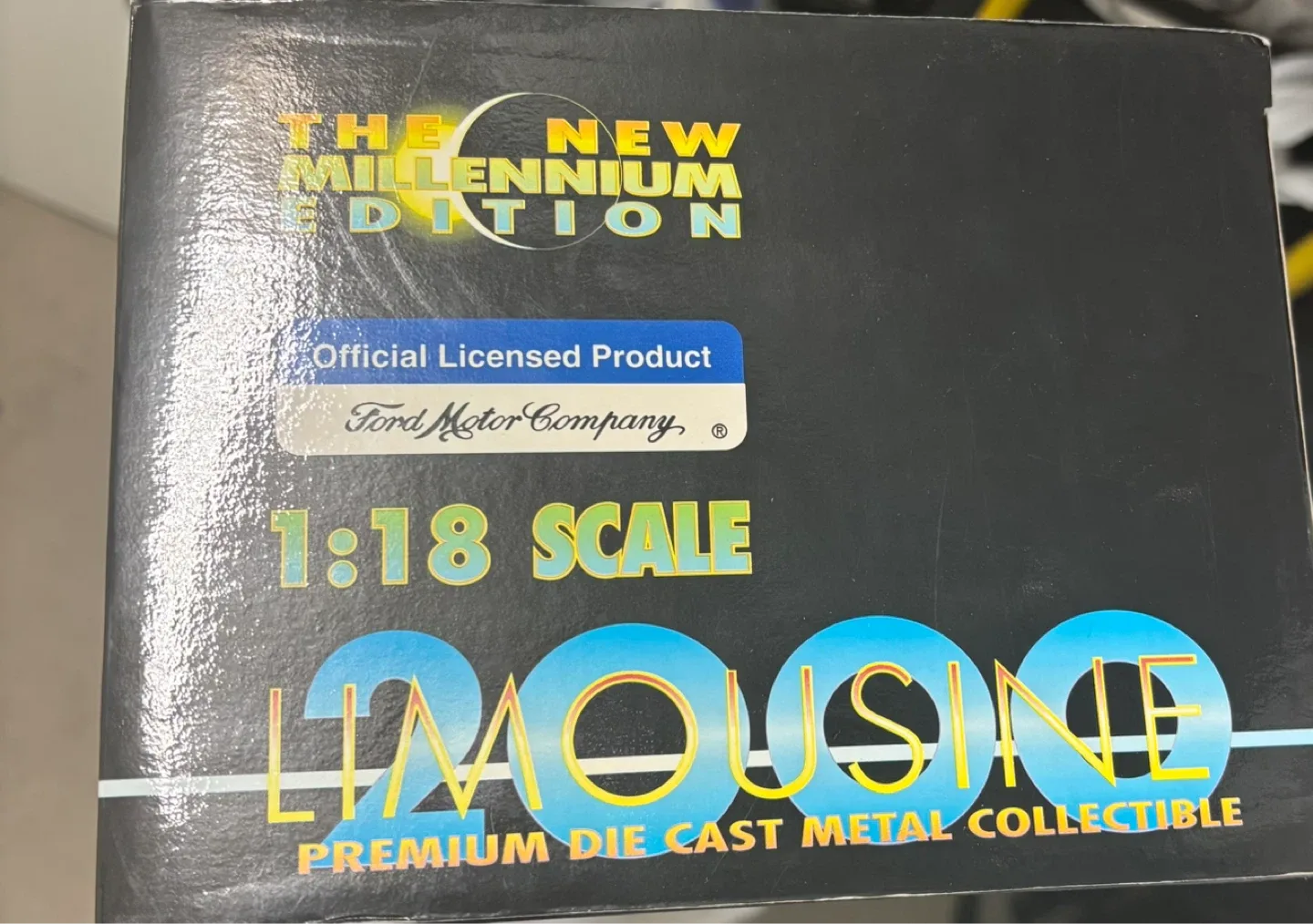 Sun Star 1:18  "The New Millennium Edition" Limousine Die Cast - photo 3