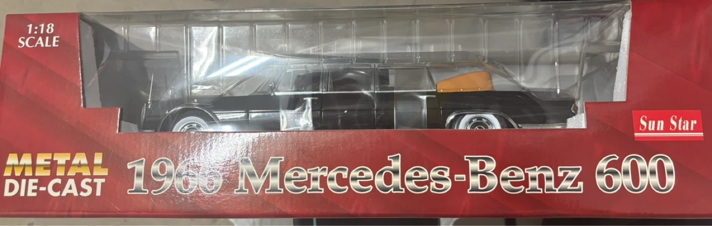 Sun Star 1966 Mercedes-Benz 600 1:18 Scale Die-Cast Model Car
