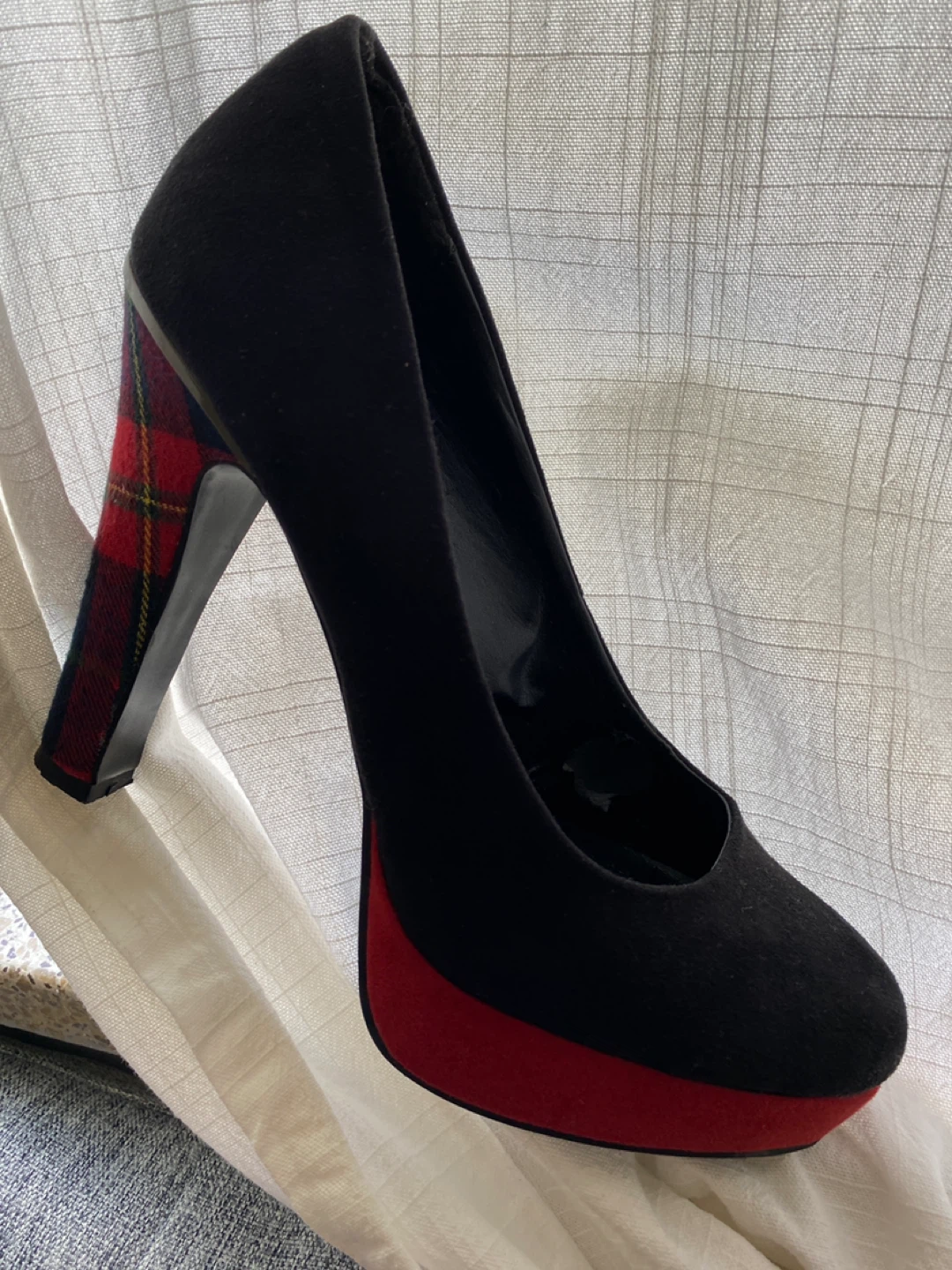 Black Heels with Plaid Accent - Size 8 - photo 3