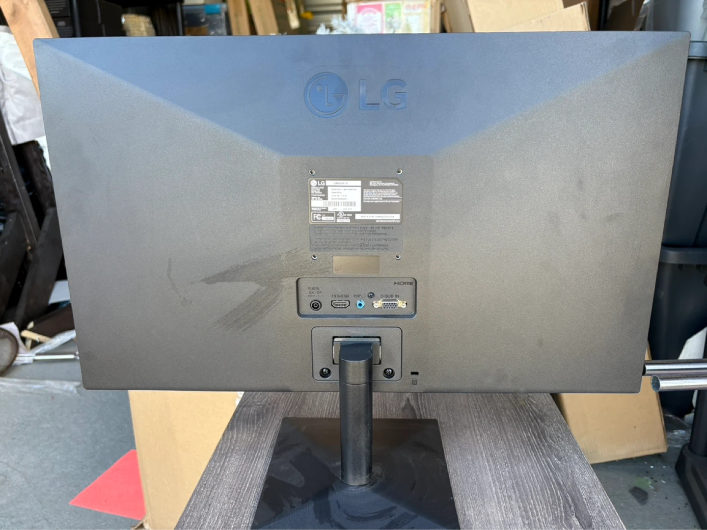 LG 24-inch Monitor - photo 2