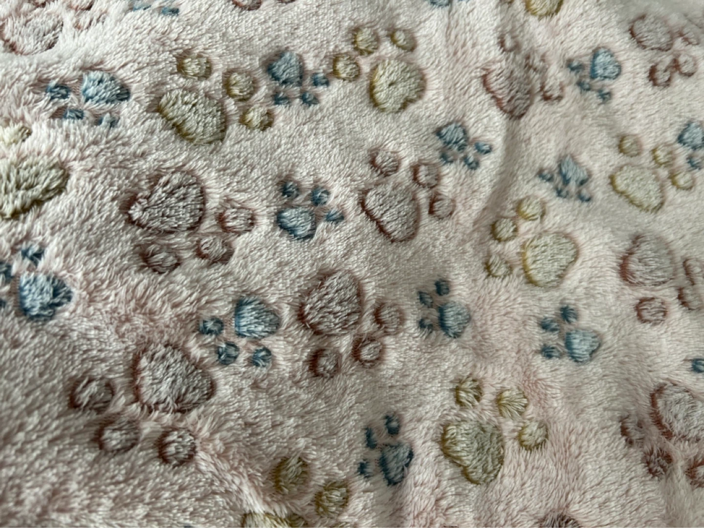Fleece Pet Blanket with Paw Print Pattern - photo 2