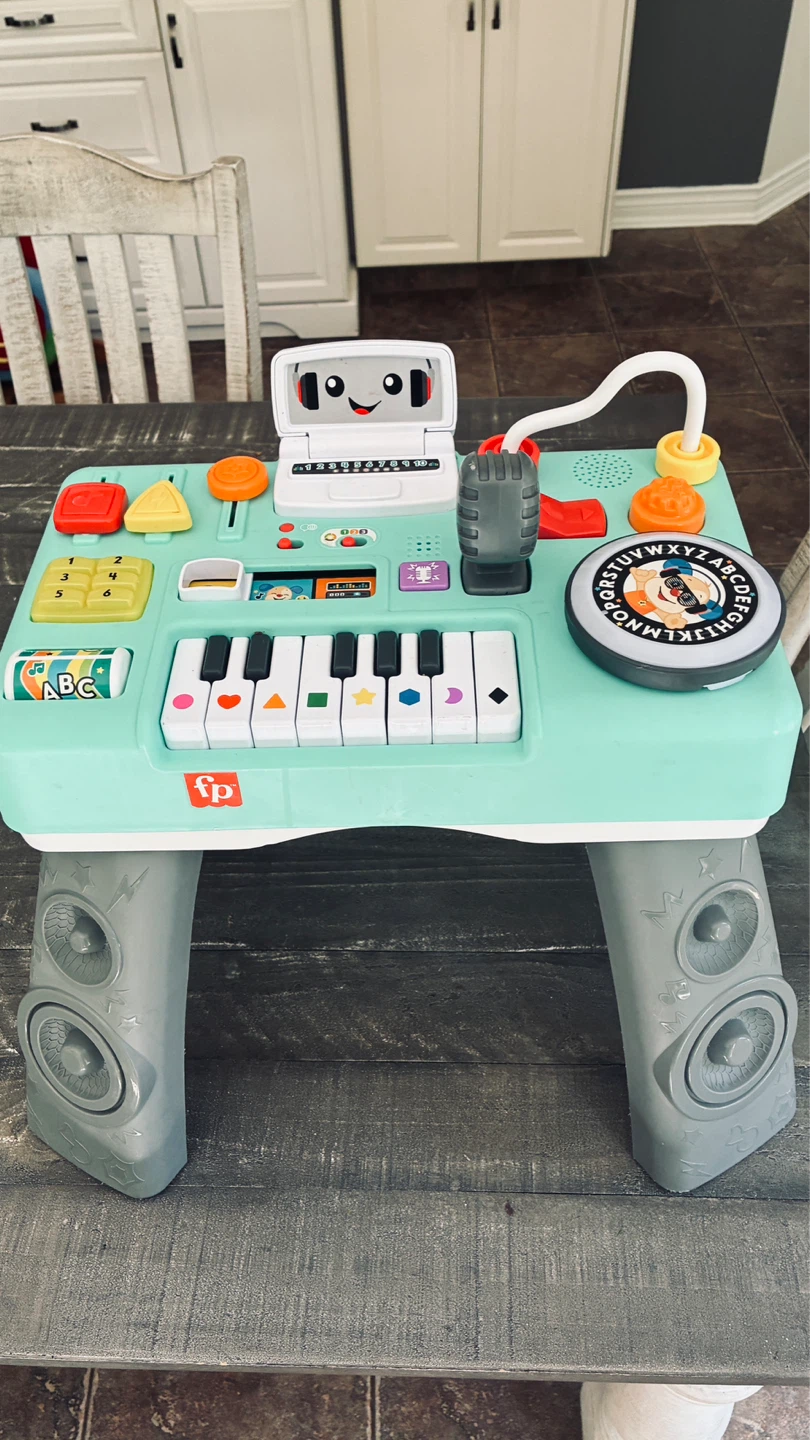 Fisher Price laugh & learn mix & learn DJ table