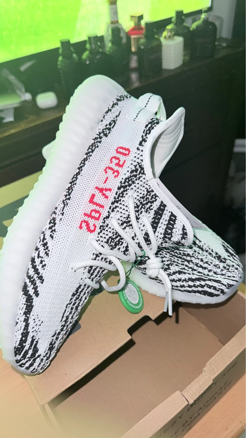 Adidas Yeezy Boost 350 V2 - photo 4