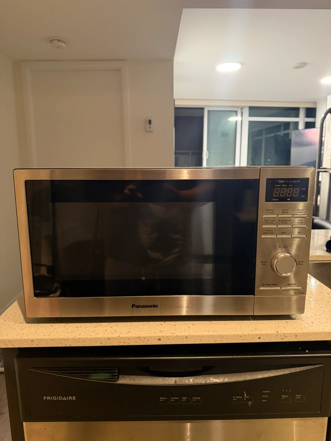 Panasonic Genius Prestige Microwave
