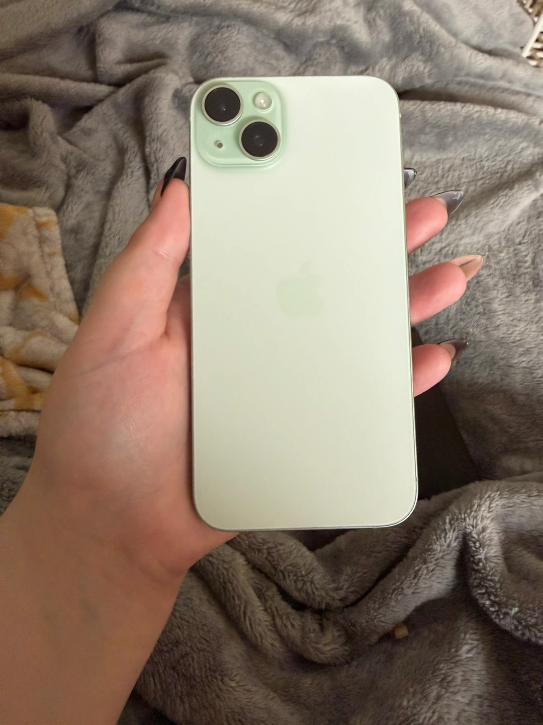 Apple iPhone 15 Plus - photo 4