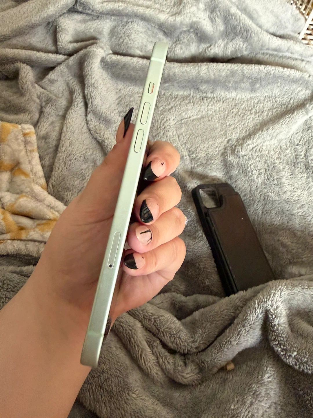 Apple iPhone 15 Plus - photo 5