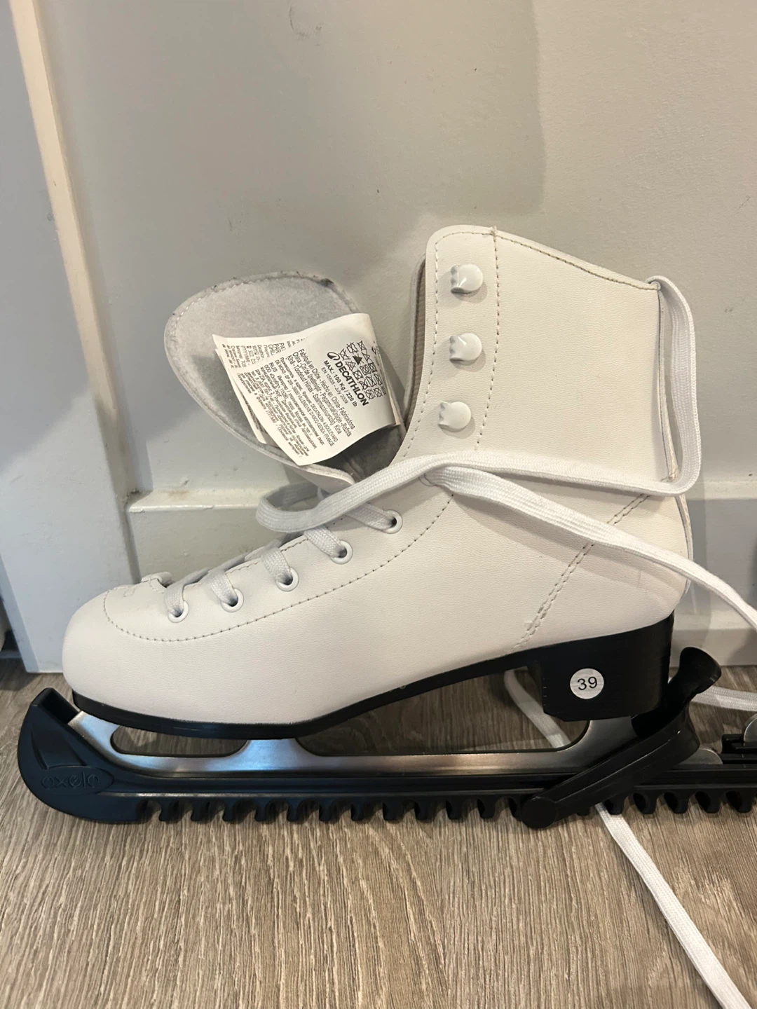 White Figure Skates - Size 39 - photo 2