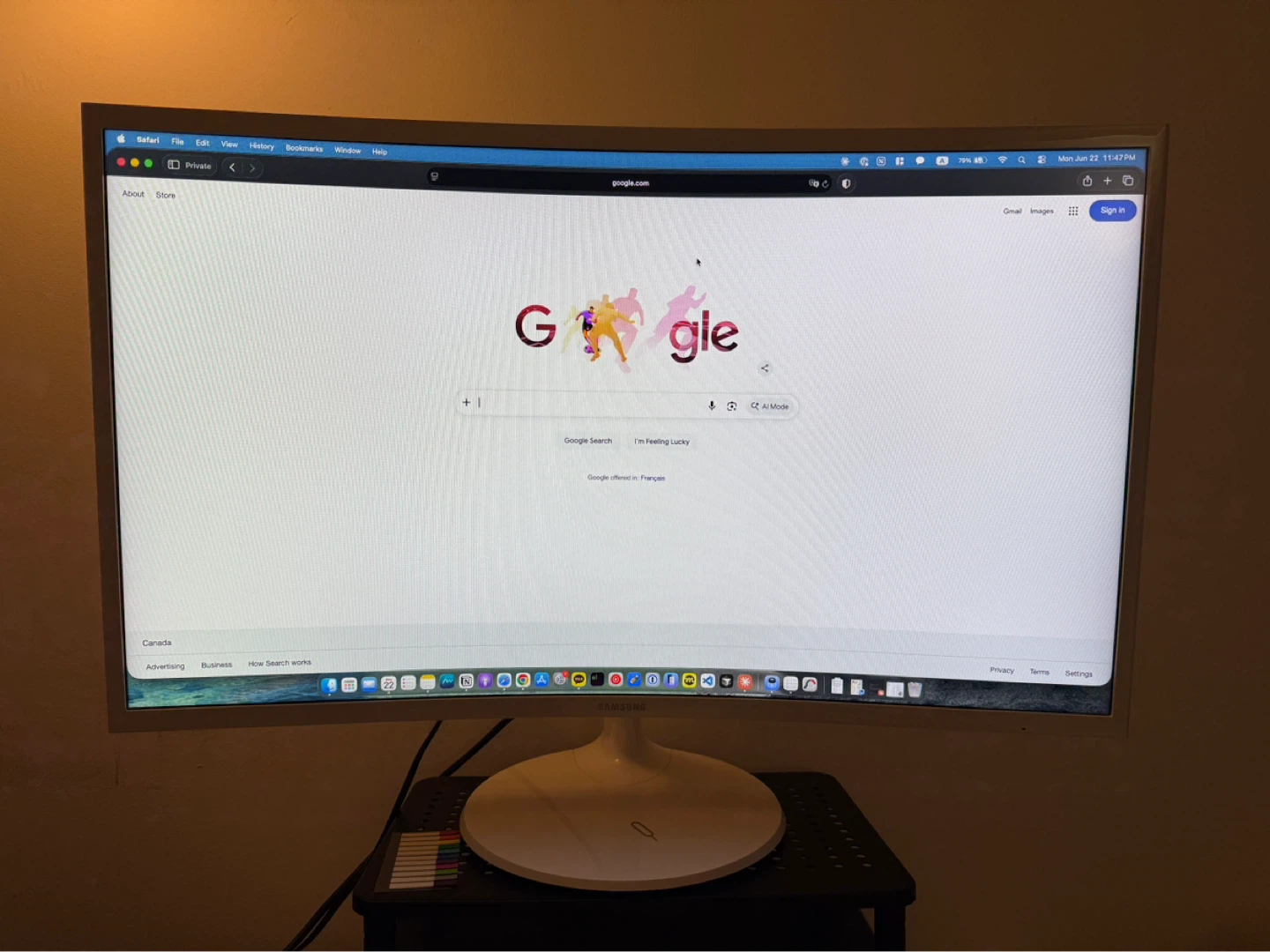 Selling a Samsung 32-inch Curved LED Monitor