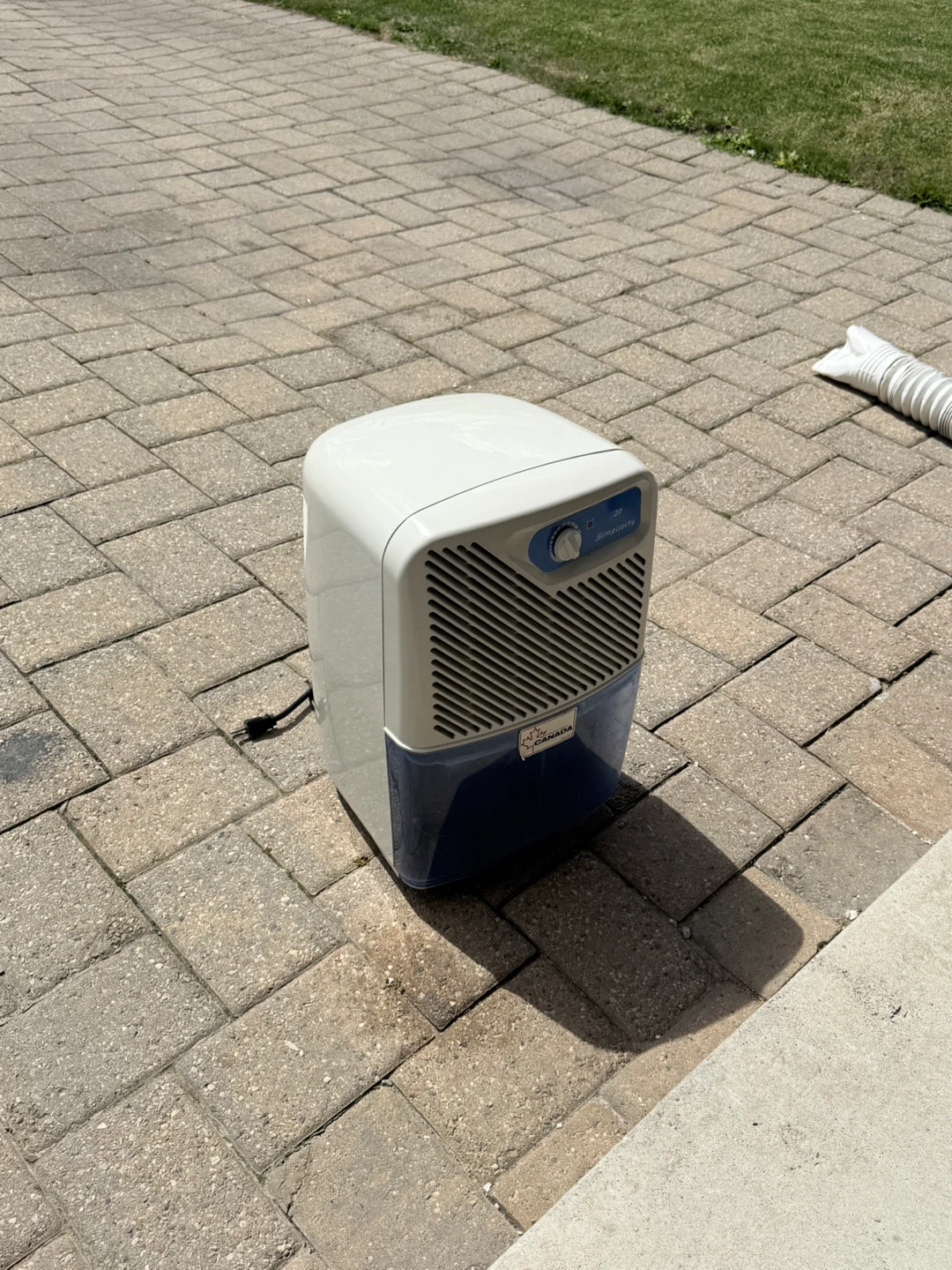 Simplicity 20 Dehumidifier - photo 2