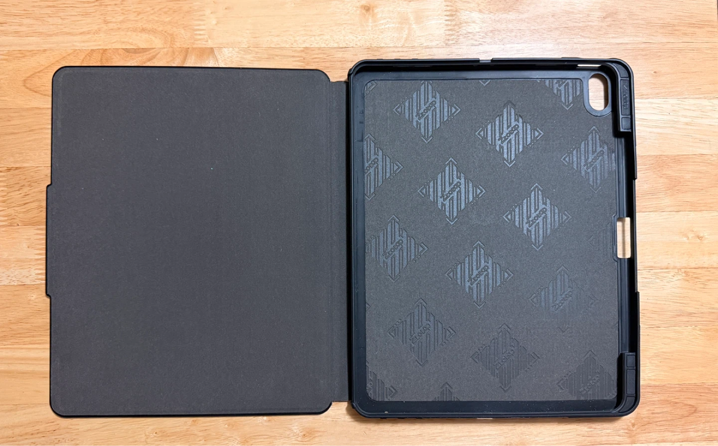 For sale iPad 13 inch Case (fridge magnetic case)